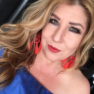 Meet your Posher, Dora